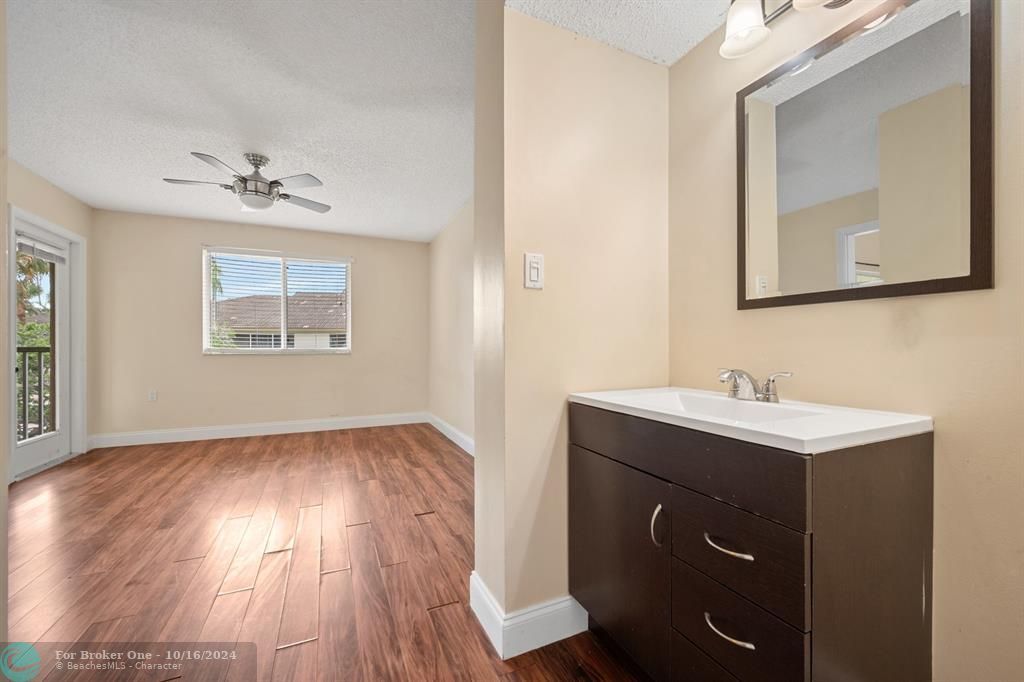 Active With Contract: $2,500 (3 beds, 2 baths, 1510 Square Feet)