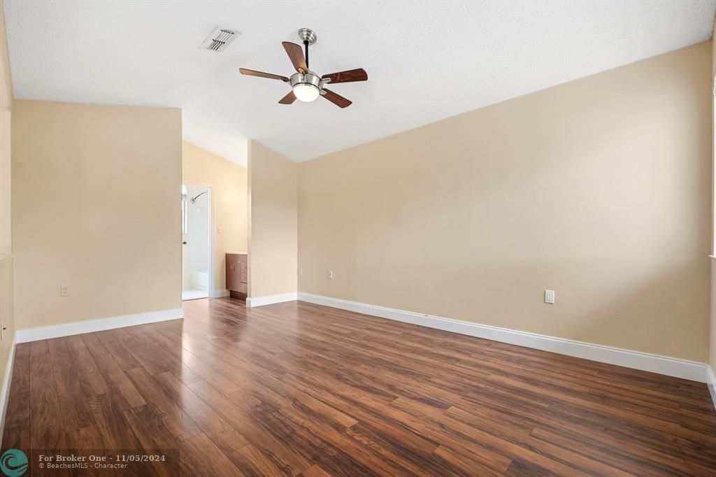 Active With Contract: $2,500 (3 beds, 2 baths, 1510 Square Feet)