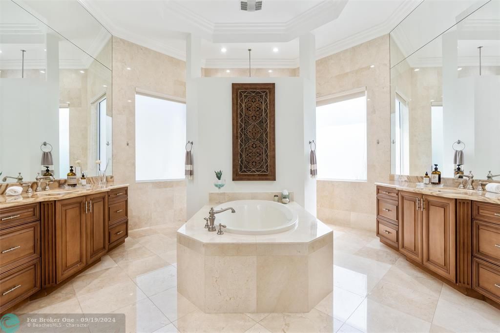 Active With Contract: $2,149,000 (5 beds, 4 baths, 3704 Square Feet)