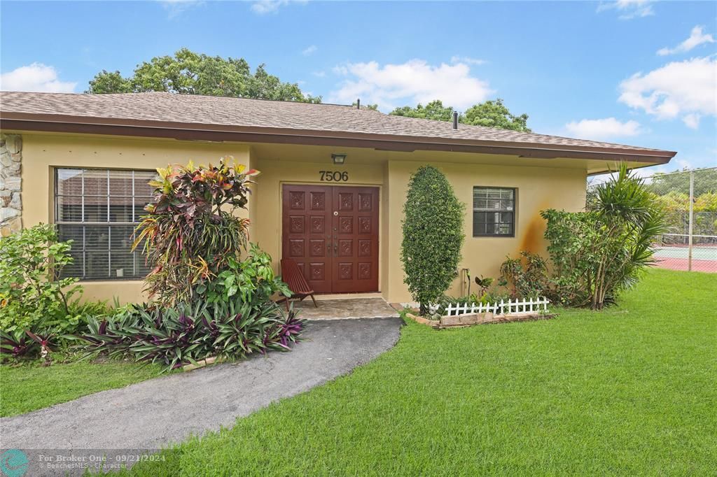 For Sale: $480,000 (4 beds, 2 baths, 1960 Square Feet)