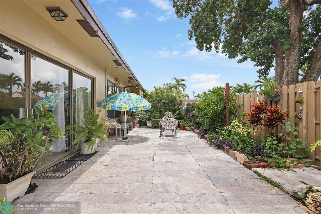 For Sale: $480,000 (4 beds, 2 baths, 1960 Square Feet)