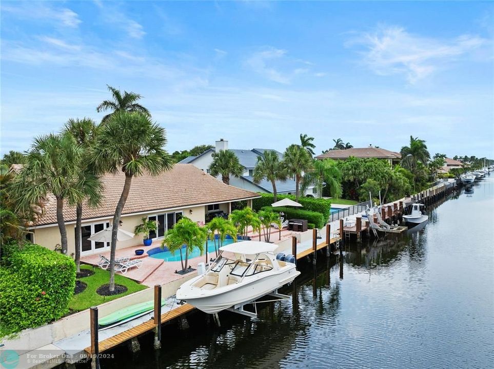 For Sale: $2,850,000 (3 beds, 3 baths, 3058 Square Feet)