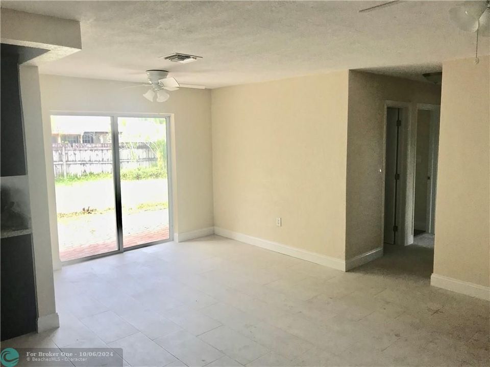 For Rent: $3,100 (3 beds, 2 baths, 1550 Square Feet)