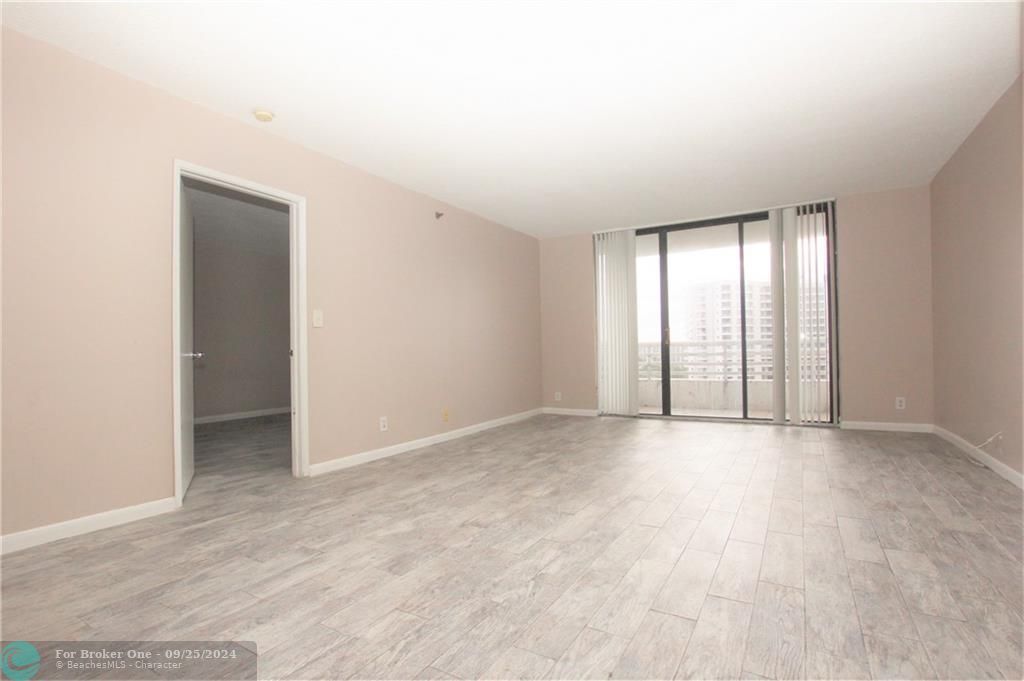 Active With Contract: $2,700 (2 beds, 2 baths, 1200 Square Feet)