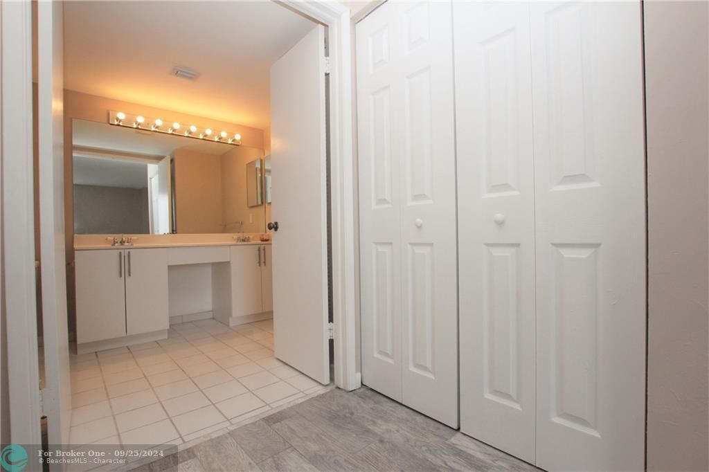 Active With Contract: $2,700 (2 beds, 2 baths, 1200 Square Feet)