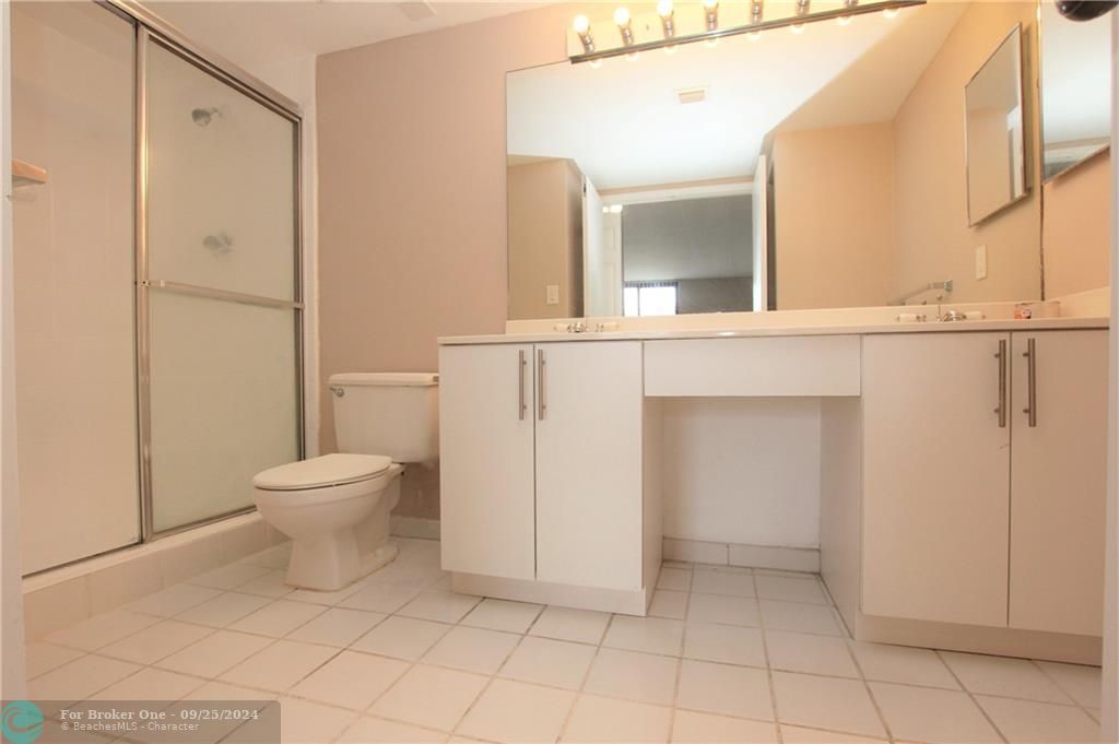 Active With Contract: $2,700 (2 beds, 2 baths, 1200 Square Feet)