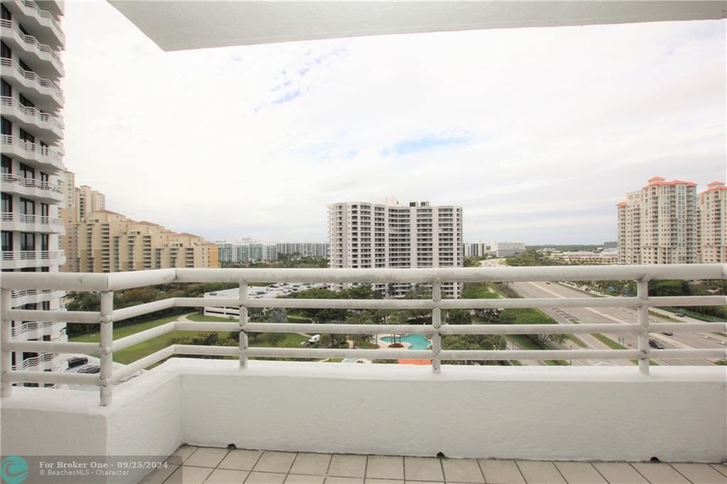 Active With Contract: $2,700 (2 beds, 2 baths, 1200 Square Feet)