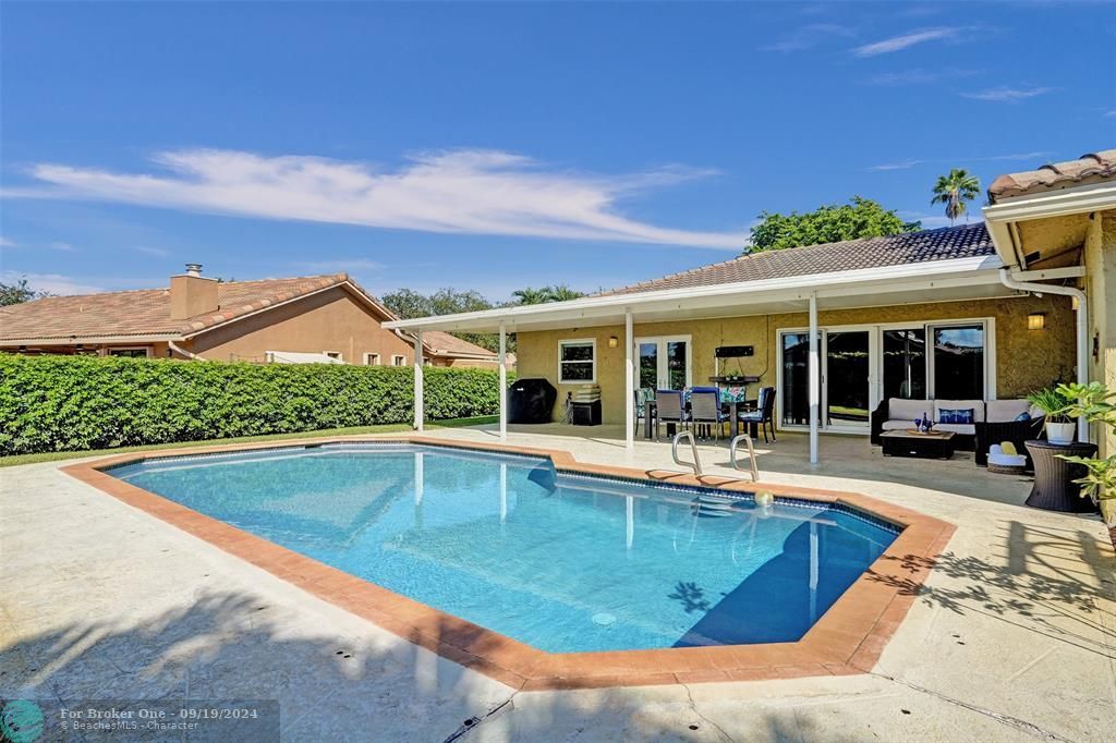 Active With Contract: $829,000 (4 beds, 2 baths, 2504 Square Feet)