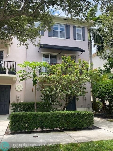 For Rent: $3,450 (2 beds, 2 baths, 1760 Square Feet)