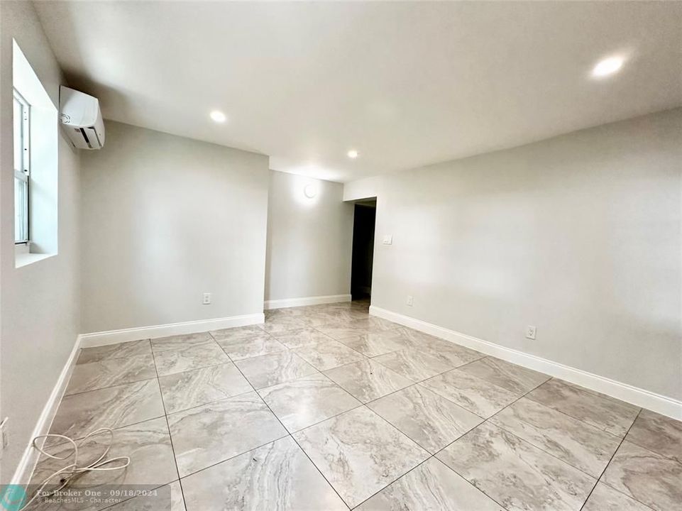 Recently Sold: $1,550 (1 beds, 1 baths, 450 Square Feet)