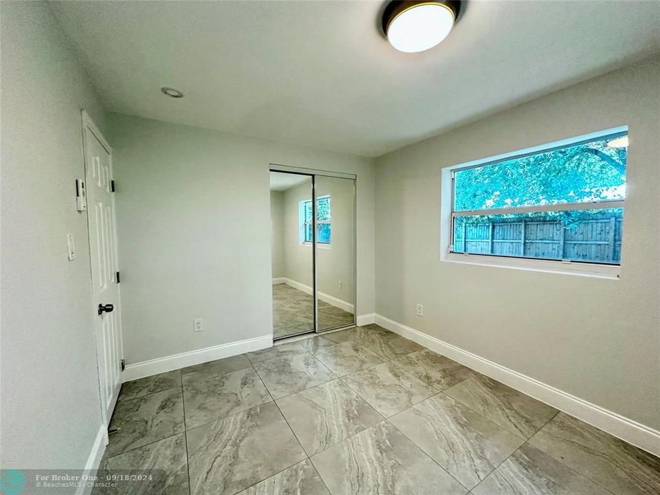 Recently Sold: $1,550 (1 beds, 1 baths, 450 Square Feet)