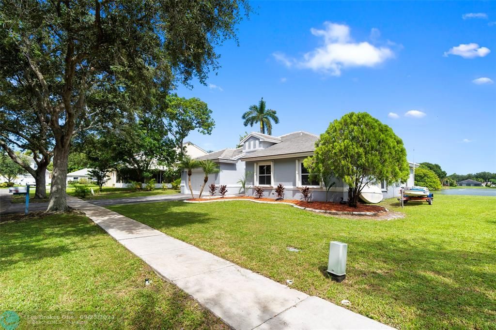 Active With Contract: $625,000 (3 beds, 2 baths, 1753 Square Feet)