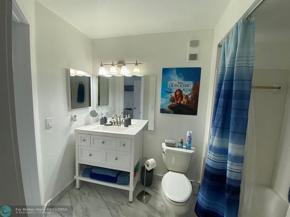 Active With Contract: $2,250 (2 beds, 2 baths, 1027 Square Feet)