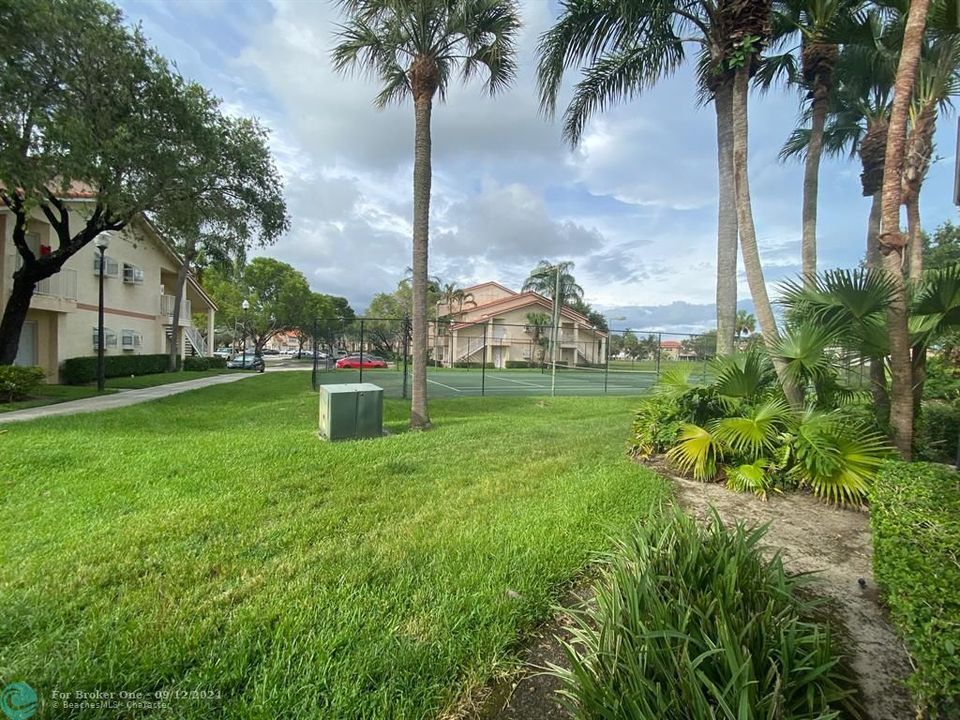 Active With Contract: $2,250 (2 beds, 2 baths, 1027 Square Feet)