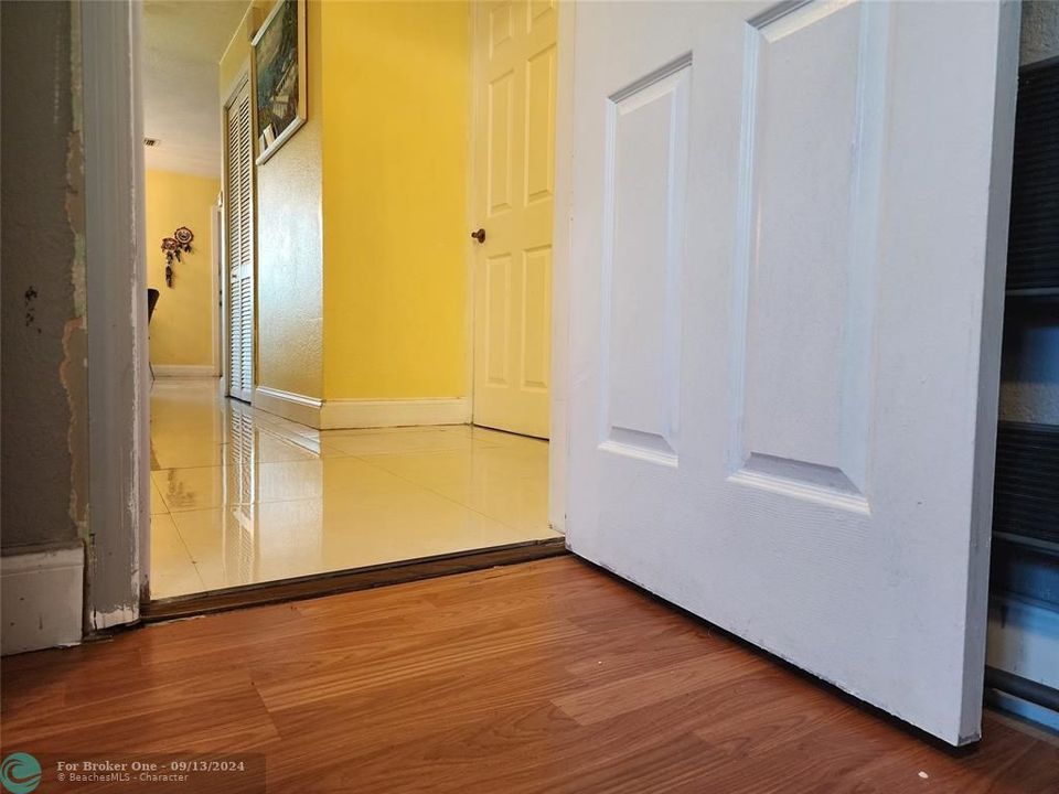 For Sale: $445,000 (3 beds, 1 baths, 1014 Square Feet)