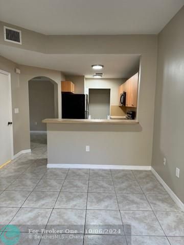 For Rent: $2,775 (3 beds, 2 baths, 1390 Square Feet)