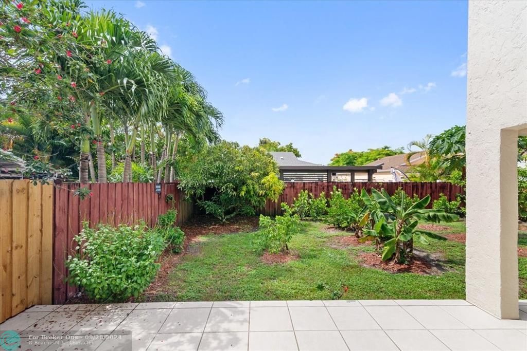 Active With Contract: $3,700 (3 beds, 2 baths, 1455 Square Feet)