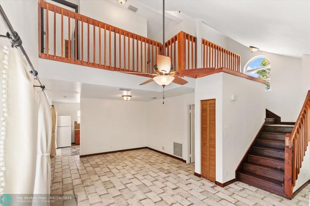 Active With Contract: $3,700 (3 beds, 2 baths, 1455 Square Feet)