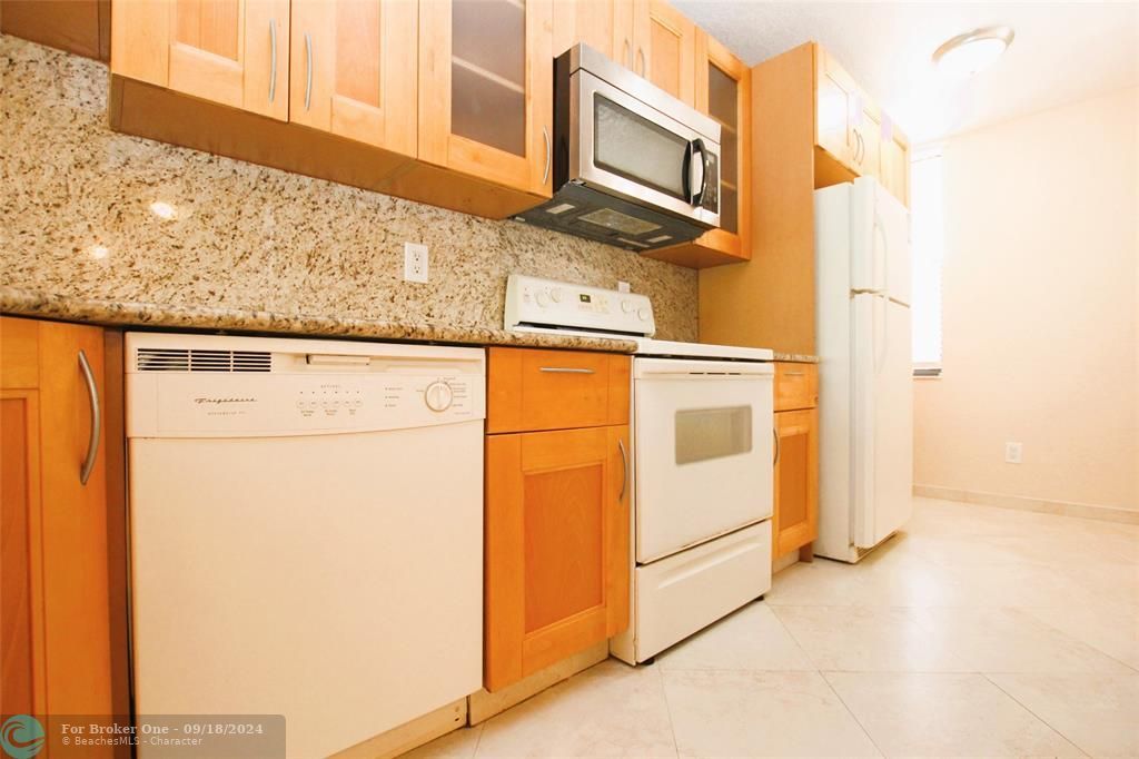 For Rent: $2,000 (2 beds, 2 baths, 1000 Square Feet)