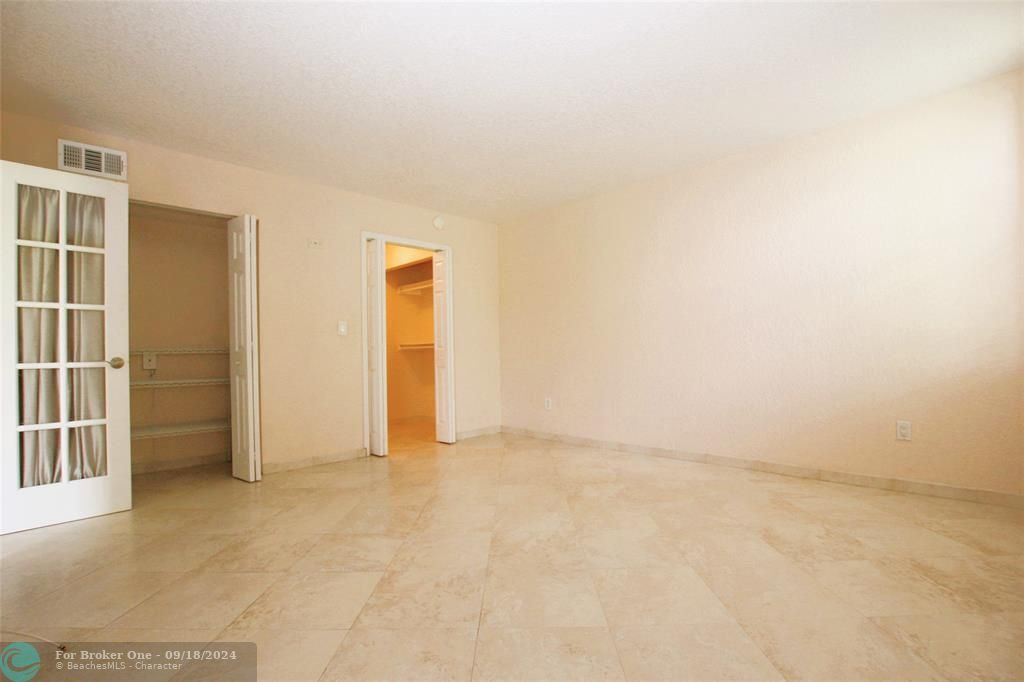 For Rent: $2,000 (2 beds, 2 baths, 1000 Square Feet)