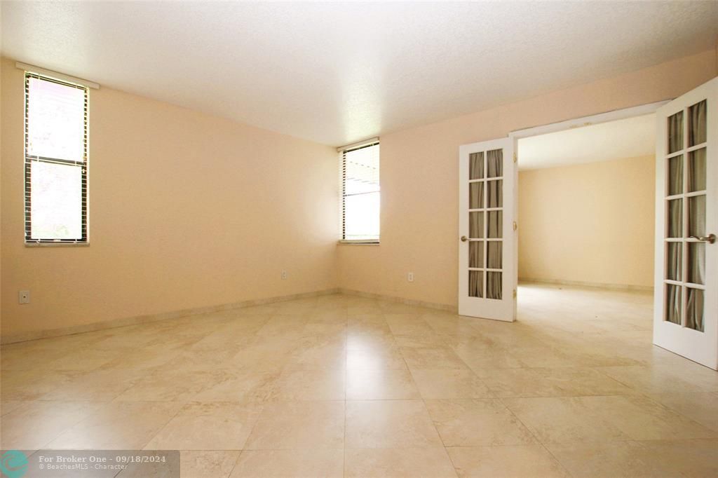 For Rent: $2,000 (2 beds, 2 baths, 1000 Square Feet)