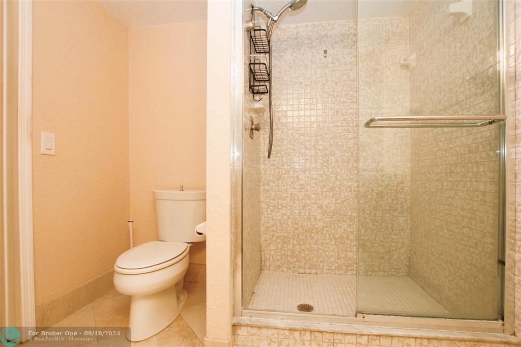 For Rent: $2,000 (2 beds, 2 baths, 1000 Square Feet)