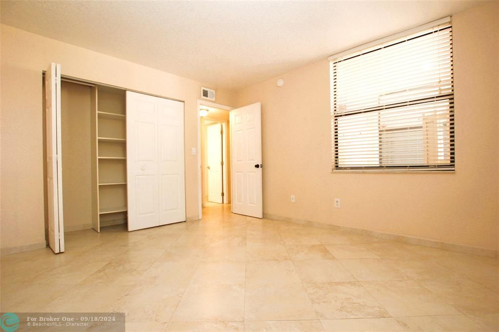 For Rent: $2,000 (2 beds, 2 baths, 1000 Square Feet)