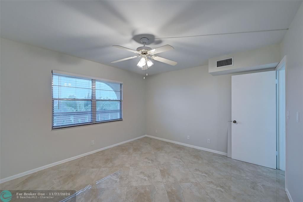 Active With Contract: $139,000 (2 beds, 2 baths, 1161 Square Feet)