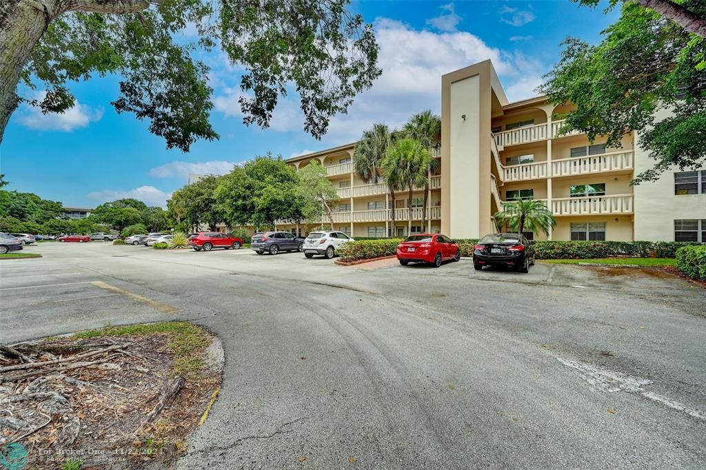 Active With Contract: $139,000 (2 beds, 2 baths, 1161 Square Feet)