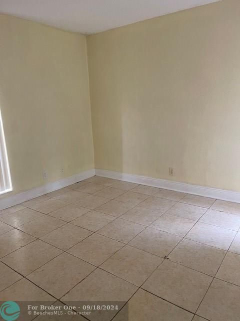 For Rent: $2,250 (3 beds, 2 baths, 1167 Square Feet)