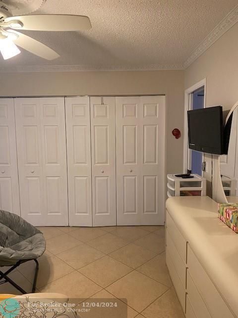 For Sale: $109,000 (1 beds, 1 baths, 708 Square Feet)