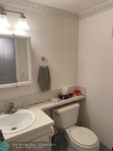 For Sale: $109,000 (1 beds, 1 baths, 708 Square Feet)