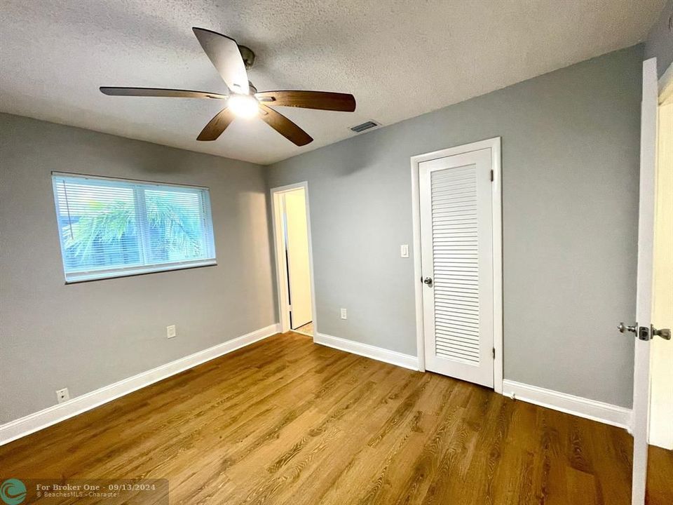 For Rent: $1,800 (1 beds, 1 baths, 5362 Square Feet)