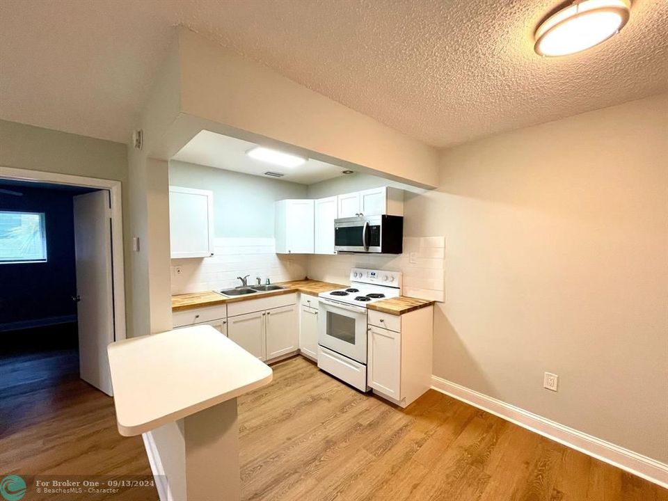 For Rent: $1,800 (1 beds, 1 baths, 5362 Square Feet)