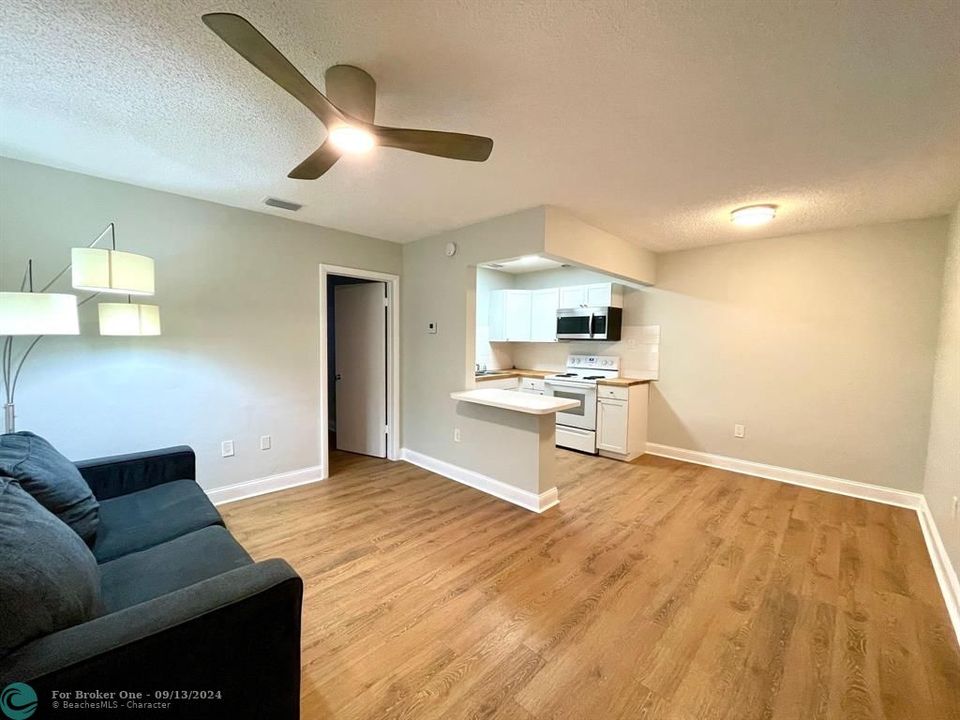 For Rent: $1,800 (1 beds, 1 baths, 5362 Square Feet)