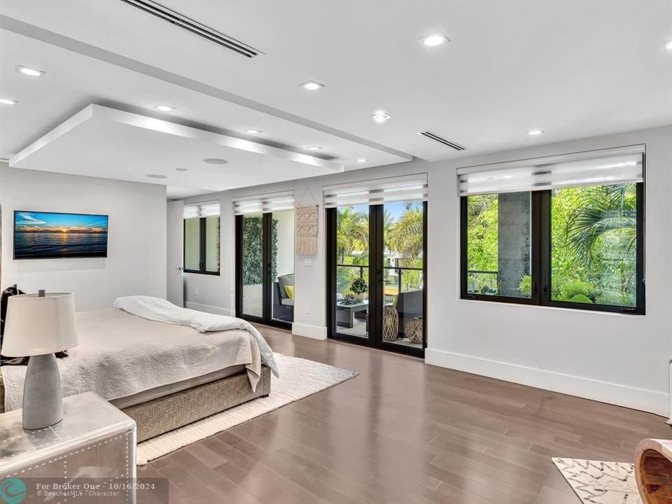 For Sale: $3,749,000 (4 beds, 4 baths, 4417 Square Feet)