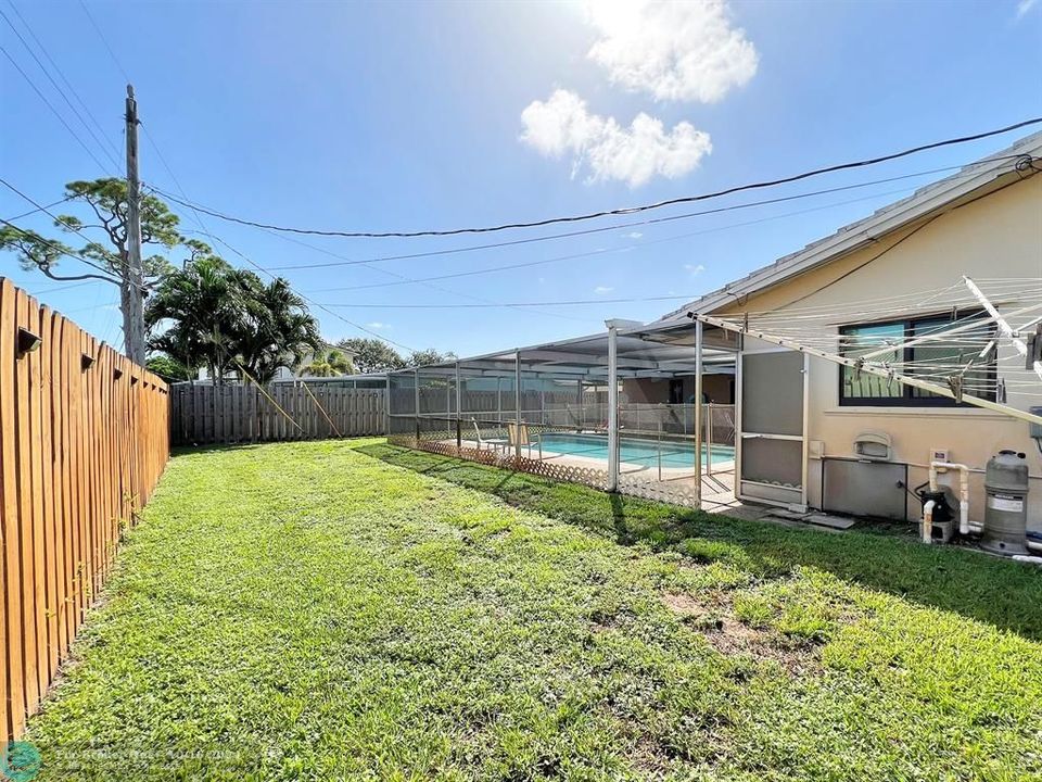 Active With Contract: $525,000 (3 beds, 2 baths, 1721 Square Feet)