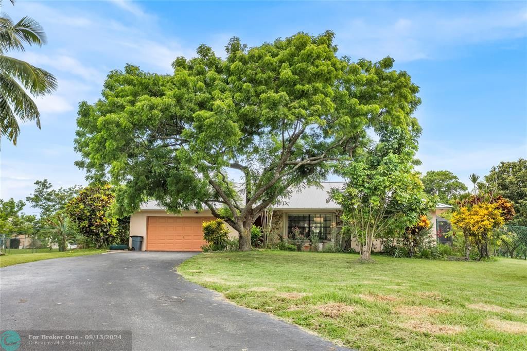 Active With Contract: $850,000 (4 beds, 2 baths, 1943 Square Feet)