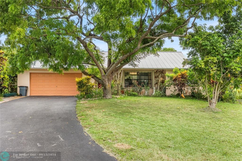 Active With Contract: $850,000 (4 beds, 2 baths, 1943 Square Feet)