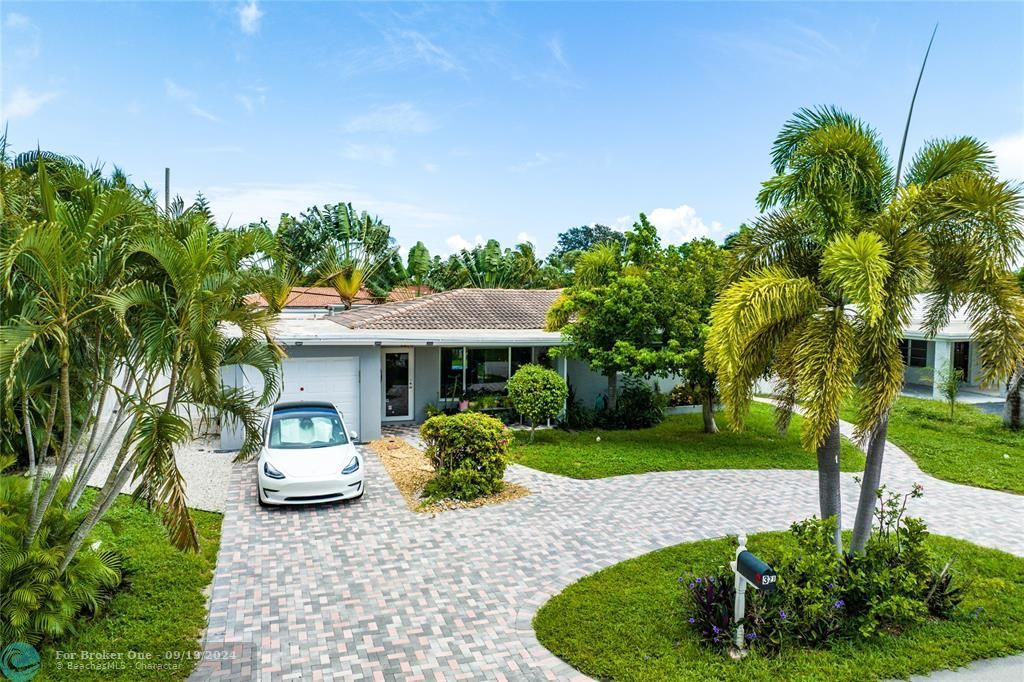 For Sale: $699,000 (3 beds, 2 baths, 1479 Square Feet)