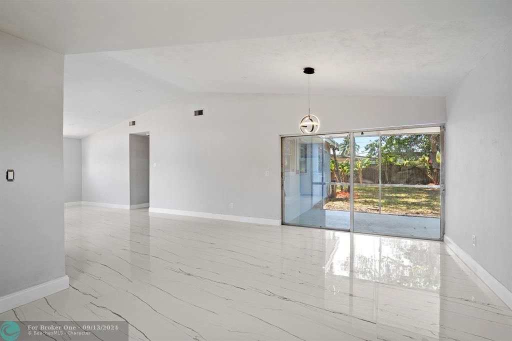 Active With Contract: $499,000 (4 beds, 2 baths, 1302 Square Feet)