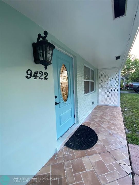 For Rent: $3,350 (3 beds, 2 baths, 1718 Square Feet)