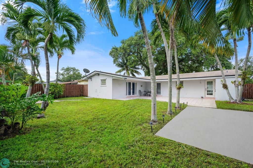 For Sale: $632,000 (3 beds, 2 baths, 1608 Square Feet)