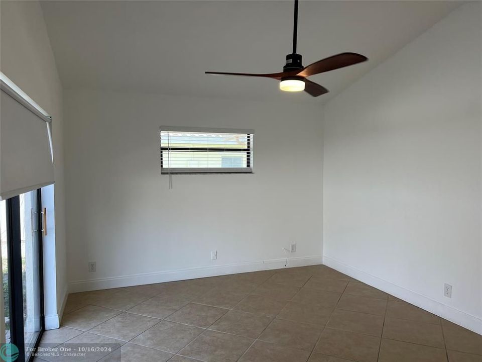 Active With Contract: $3,450 (3 beds, 2 baths, 1686 Square Feet)