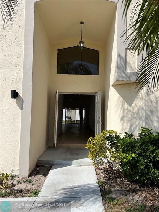 Active With Contract: $3,450 (3 beds, 2 baths, 1686 Square Feet)