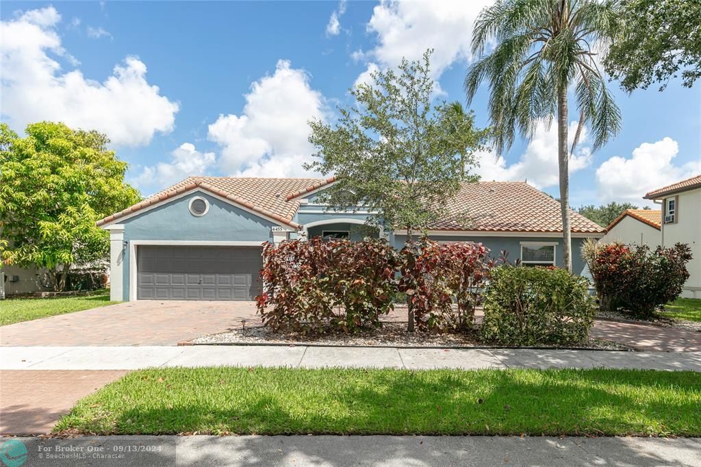 For Sale: $699,990 (4 beds, 2 baths, 2005 Square Feet)