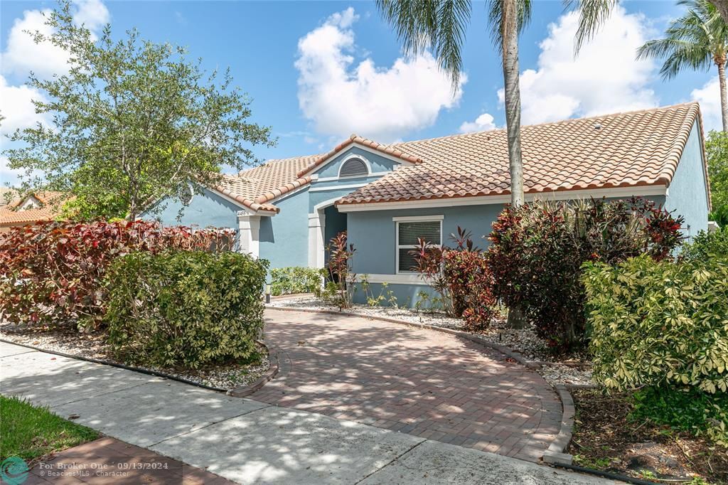 For Sale: $699,990 (4 beds, 2 baths, 2005 Square Feet)