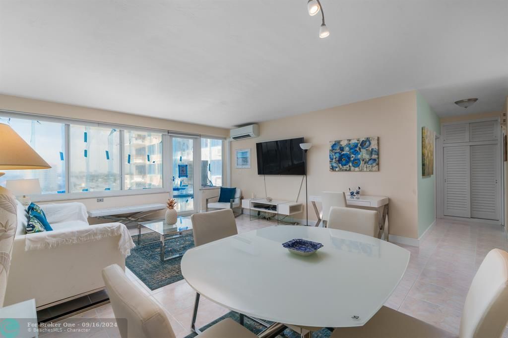 Active With Contract: $219,000 (1 beds, 1 baths, 781 Square Feet)