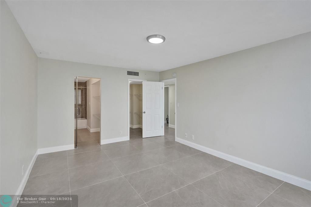 For Rent: $2,250 (2 beds, 2 baths, 1032 Square Feet)