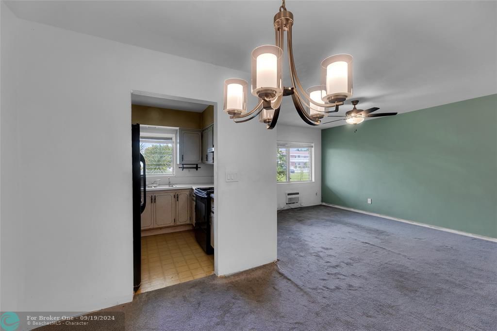 Active With Contract: $99,900 (1 beds, 1 baths, 810 Square Feet)